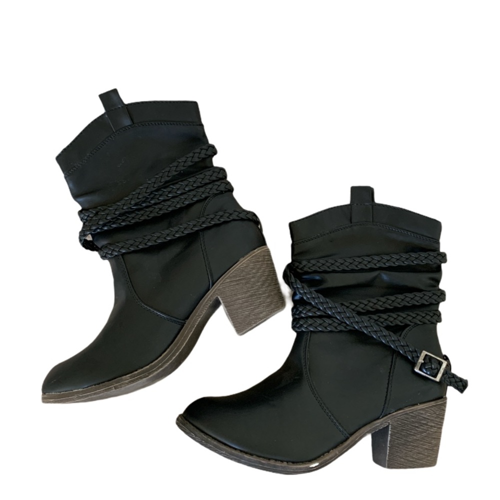 Cowgirl Inspired Black Boots